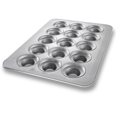 Chicago Metallic 45435 17-7/8" X 25-7/8" Overall Large Crown Muffin Pan