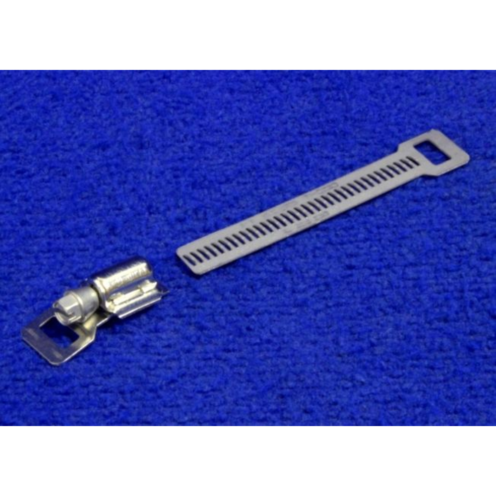 Screw, Clamp [F/ Skirt Banding