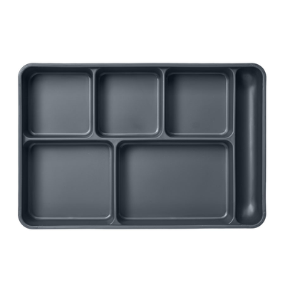 Extra deep insulated tray with food