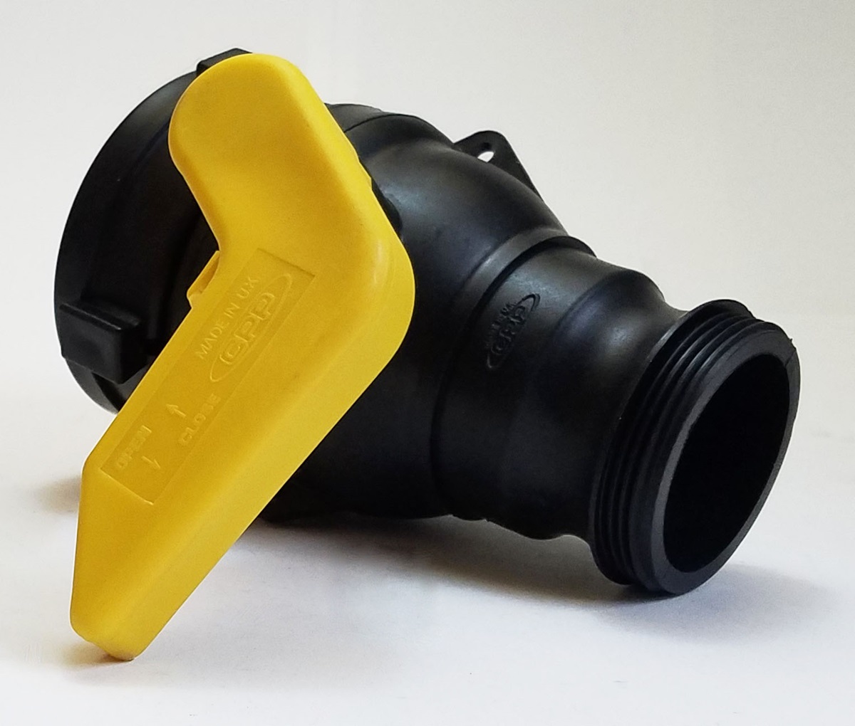 cci schuetz container valve 2 camlock coupler with cap black schuetz containers