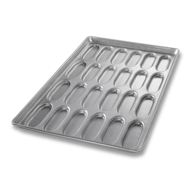 Chicago Metallic 42415 16-3/4" X 27-3/4" X 1-5/8" Overall Hot Dog Bun Pan