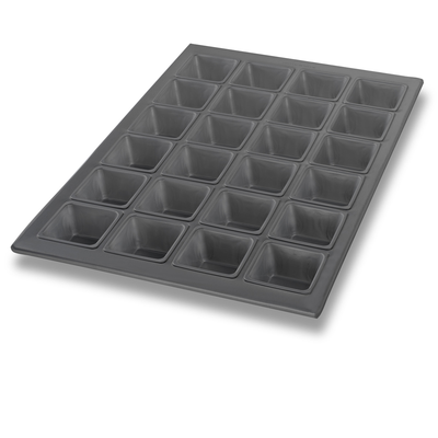 Chicago Metallic 46601 14-1/8" X 20-3/4" Overall Muffin Pan