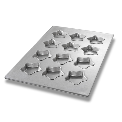 Chicago Metallic 43045 17-7/8" X 25-7/8" Overall Mini Star Cake Pan