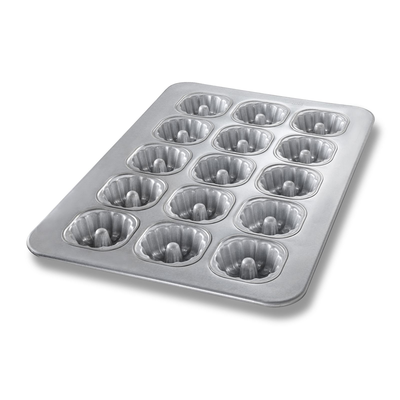 Chicago Metallic 43055 17-7/8" X 25-7/8" Overall Mini Fluted Tube Cake Pan