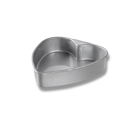Chicago Metallic 48105 60 Oz. Heart Cake Pan