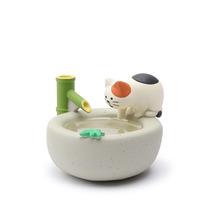 Figurine Cat & Stone Basin