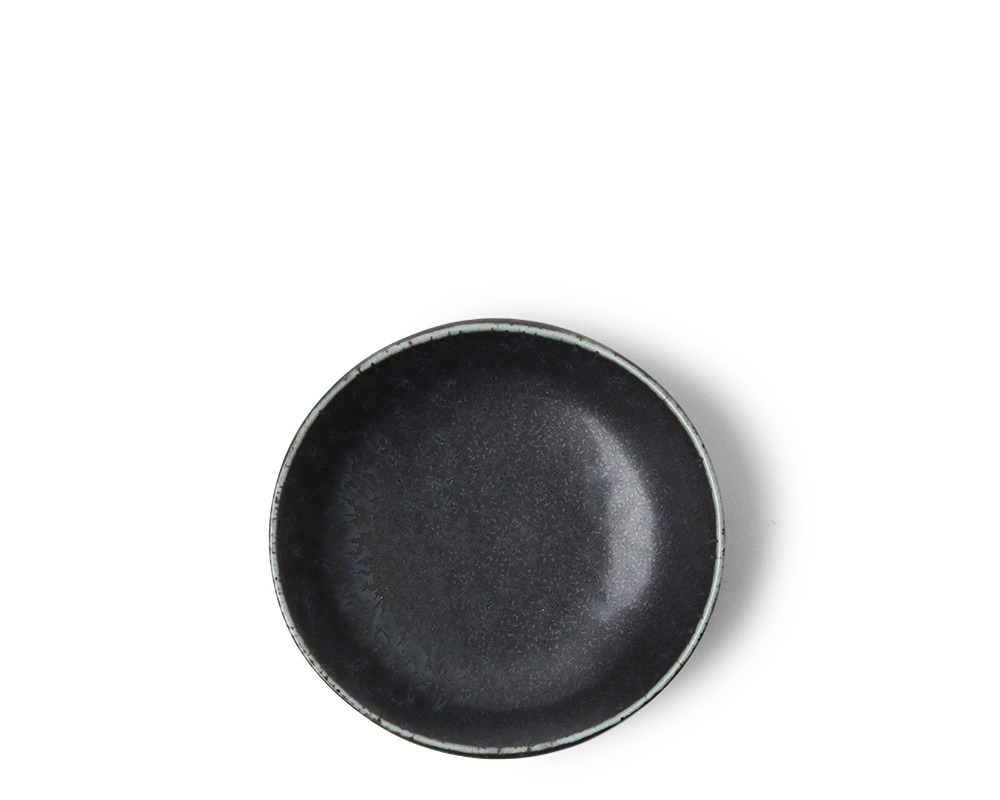 Black Cosmos Shell Sauce Dish 3-1/4"