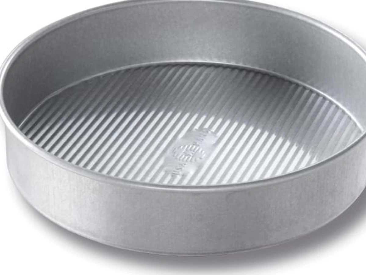 1070LC 9 Inch Round Cake Pan - USA Pan 