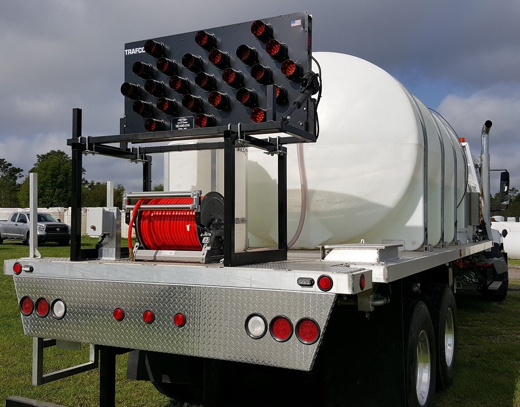 CCI Roadside Spray Truck with Chemical Injection 1100 Series