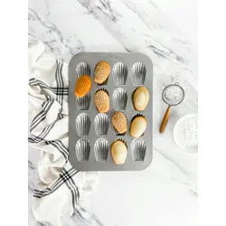 1297MD Madeleine Pan - USA Pan Lifestyle