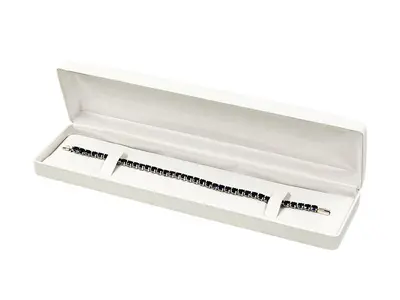 WHITE BRACELET BOX