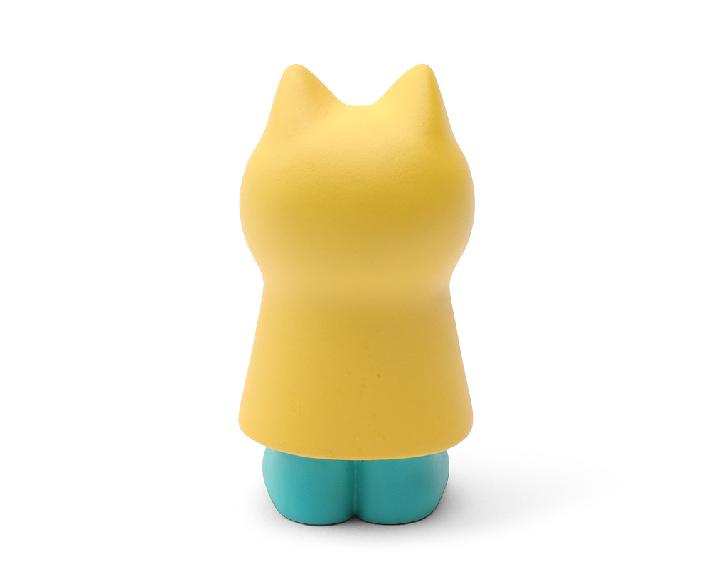 Figurine Cat with Raincoat