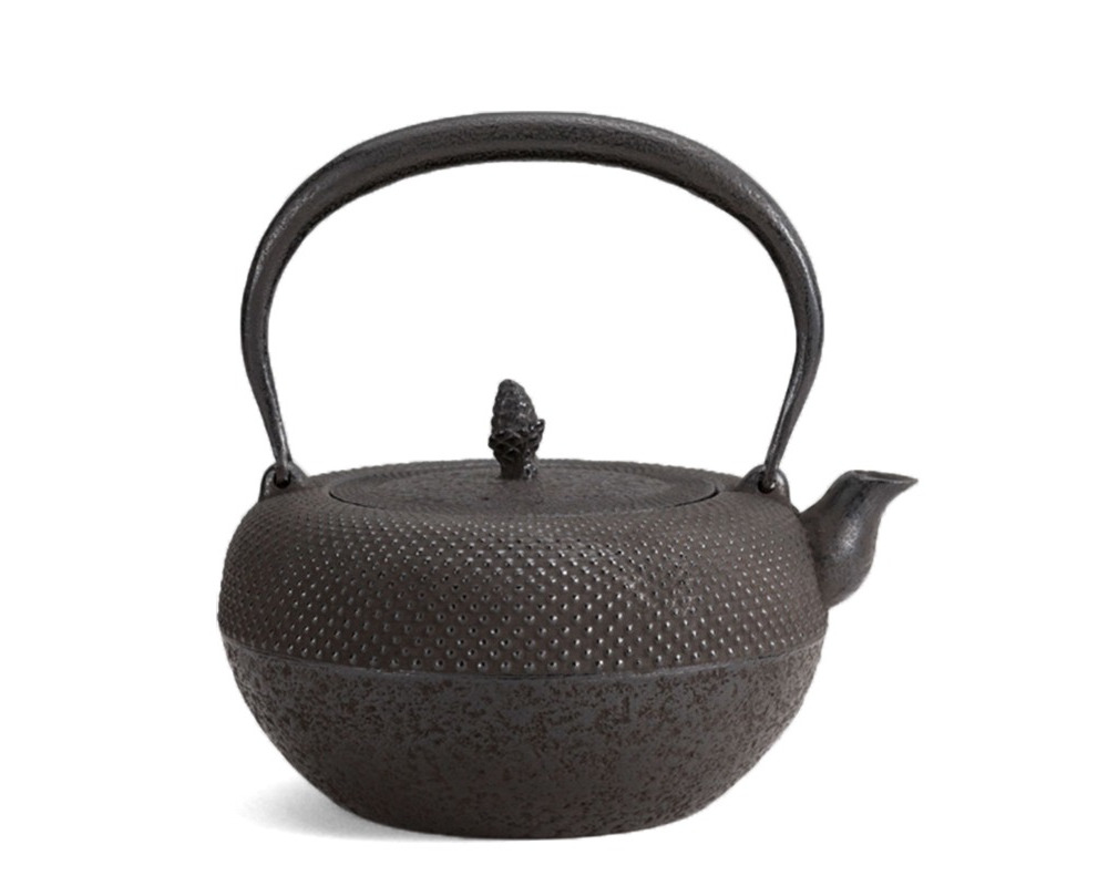 thumbnail image 2 of IWACHU CASTING WORKS Cast Iron Teapot 2 of 13