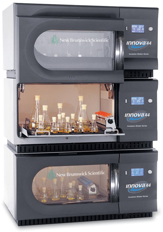 New Brunswick Programmable Stackable Incubator Shakers Innova 44/44R